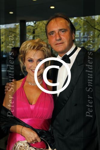 Amsterdam 29 oktober 2011
JFK Gala in het okura hotel. Erik de Vlieger met zijn vrouw en Annemarie v Gaal met vriend .. de vlieger
Peter Smulders bv