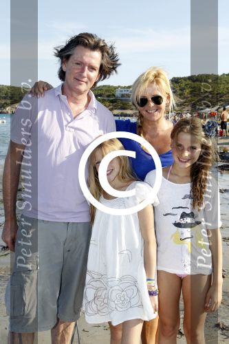 Ibiza 26 juli 2011
Erik de zwart met vrouw en dochters op ibiza.
Peter Smulders bv