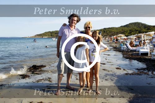 Ibiza 26 juli 2011
Erik de zwart met vrouw en dochters op ibiza.
Peter Smulders bv