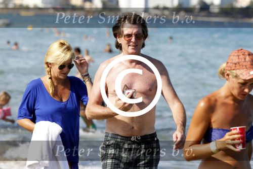 Ibiza 26 juli 2011
Erik de zwart met vrouw en dochters op ibiza.
Peter Smulders bv