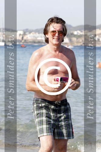 Ibiza 26 juli 2011
Erik de zwart met vrouw en dochters op ibiza.
Peter Smulders bv