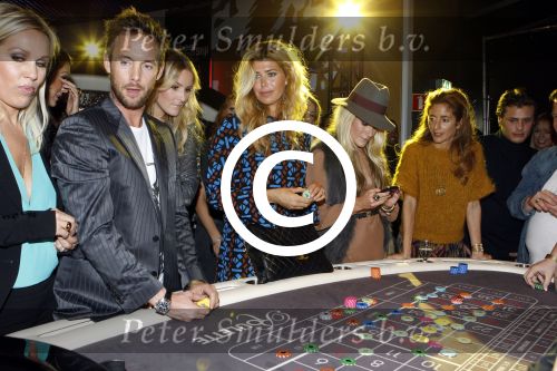 Amsterdam 26 oktober 2011
Speel en stijl awards georganiseerd door Grazia en Holland casino. Tanje Jess Charly Luske Estelle Gullit en Nikkie Plessen
Peter Smulders bv