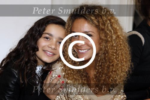 Amsterdam 9 oktober 2011
Lunch met bkende vrouwen van supertrash. Fajah Lourens met dochter
Peter Smulders bv