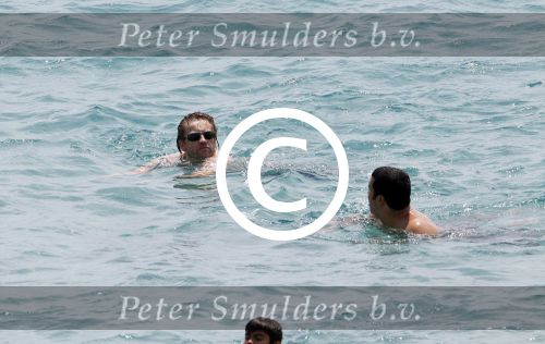 Ibiza 27 juli 2011
Ferri Somogyi viert samen met vrienden vakantie op ibiza bij Tropicana.
Peter Smulders bv