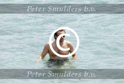 Ibiza 27 juli 2011
Ferri Somogyi viert samen met vrienden vakantie op ibiza bij Tropicana.
Peter Smulders bv