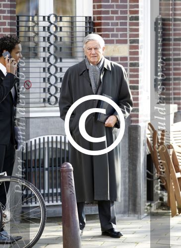 Amsterdam 24 oktober 2011
Frits Bolkestein op straat in amsterdam.
Peter Smulders bv