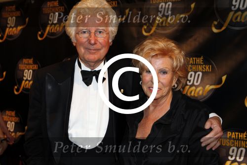 Amsterdam 28 oktober 2011
Tuschinski bestaat 90 jaar. Gerard Cox met vriendin
Peter Smulders bv