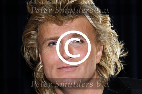 Amsterdam 24 oktober 2011
Presentatie borstbeeld Tineke Schouten in Carre. Hans Klok
Peter Smulders bv