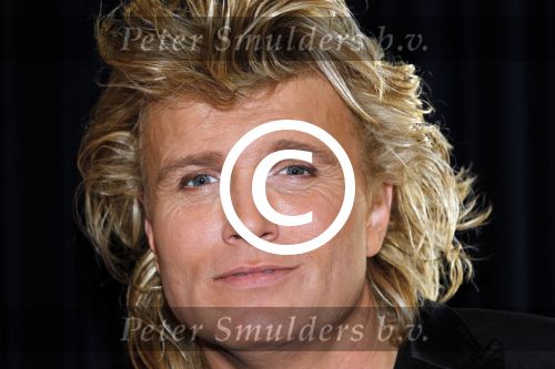 Amsterdam 24 oktober 2011
Presentatie borstbeeld Tineke Schouten in Carre. Hans Klok
Peter Smulders bv