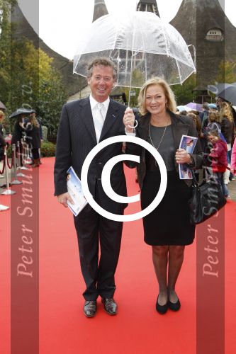 Kaatsheuvel, 9 Oktober 2011
Premiï¿½re van de musical Droomvlucht
Harry v Hoof met zijn vrouw Els v Hoof
Foto Peter smulders BV