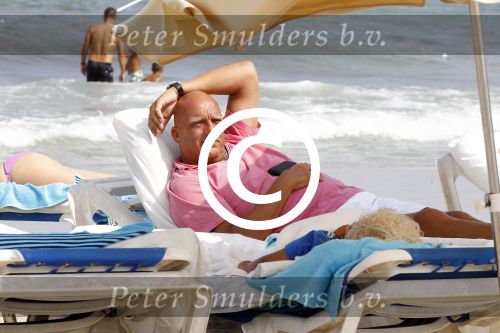 Ibiza 27 juli 2011
Herman den Blijker rust uit op het strandvan Coco Beach op ibiza.
Peter Smulders bv