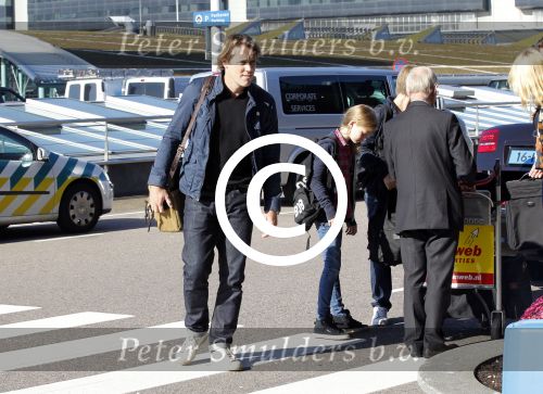 Schiphol 15 oktober 2011
Linda de Mol met kinderen Julian en Noah  en vriend Jeroen Rietbergen op schiphol.
Peter Smulders bv