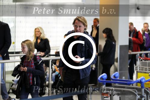 Schiphol 15 oktober 2011
Linda de Mol met kinderen Julian en Noah  en vriend Jeroen Rietbergen op schiphol.
Peter Smulders bv