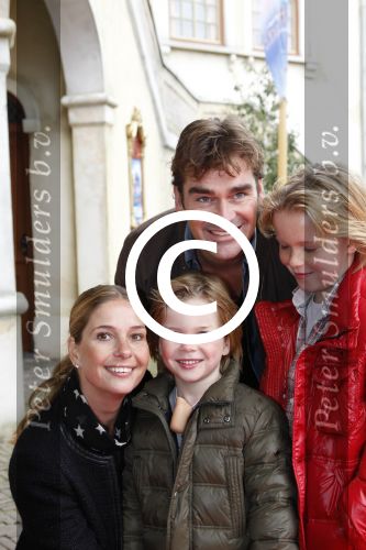 Kaatsheuvel, 9 Oktober 2011
Premiï¿½re van de musical Droomvlucht
Jeroen v d Boom met zijn vrouw en kinderen
Foto Peter smulders BV