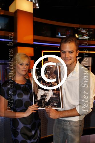 Hilversum 24 oktober 2011
Bridget Maasland en Jim Bakkum met calendar.
Peter Smulders bv