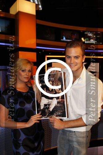 Hilversum 24 oktober 2011
Bridget Maasland en Jim Bakkum met calendar.
Peter Smulders bv