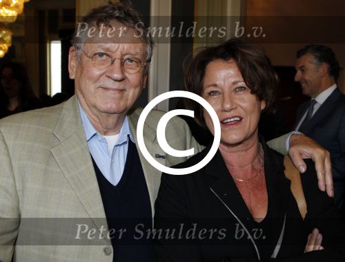 Amsterdam 24 oktober 2011
Presentatie borstbeeld Tineke Schouten in Carre. John lanting met vrouw
Peter Smulders bv