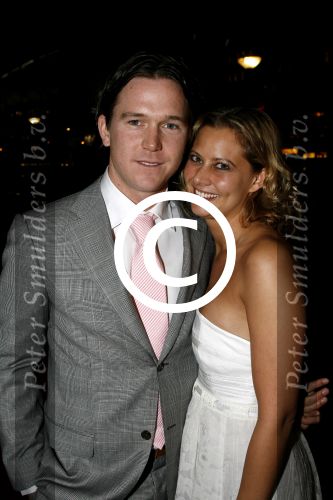 Amsterdam 7 maart 2006
Premiere ik omhels je met 1000 armen in Pathe arena.
Johnny de Mol en zijn vriendin Daphne