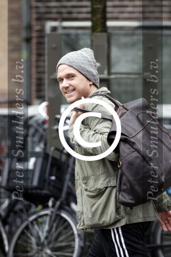Amsterdam12 oktober 2011
Johnny de Mol met muts op
Peter Smulders bv