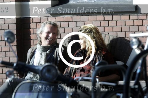 Amsterdam 17 oktober 2011
Judith Wiersema Heinsbroek met een kennis op terras.
Peter Smulders bv