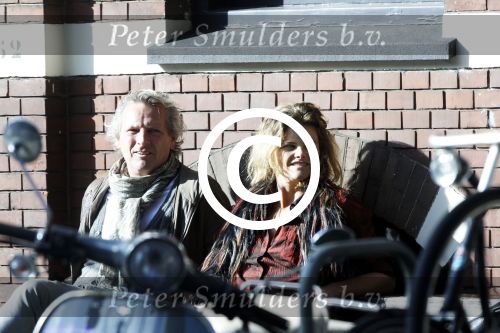 Amsterdam 17 oktober 2011
Judith Wiersema Heinsbroek met een kennis op terras.
Peter Smulders bv