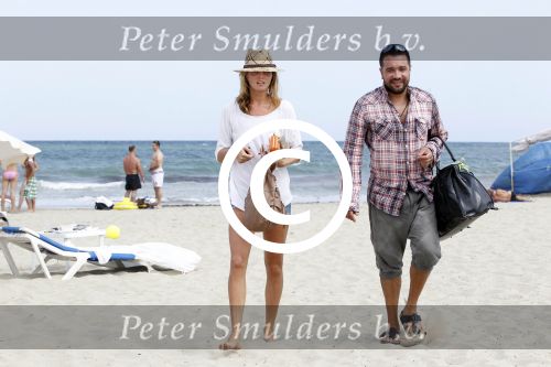 ibiza 27 juli 2011
Kim Feenstra met stylist en een vriend op ibiza.
Peter Smulders bv