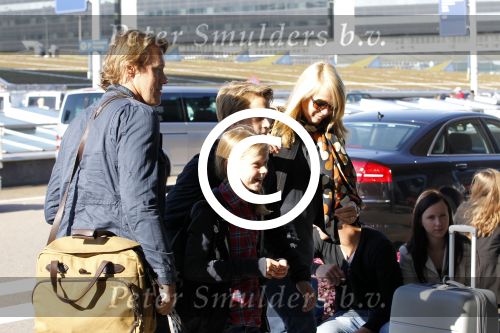 Schiphol 15 oktober 2011
Linda de Mol met kinderen Julian en Noah  en vriend Jeroen Rietbergen op schiphol.
Peter Smulders bv