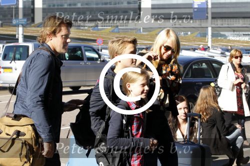 Schiphol 15 oktober 2011
Linda de Mol met kinderen Julian en Noah  en vriend Jeroen Rietbergen op schiphol.
Peter Smulders bv