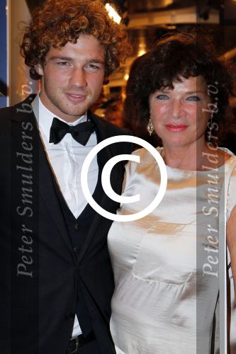 Amsterdam 10 oktober 2011
Premiere all stars 2 in Tuschinski. Linda v Dijck met zoon
Peter Smulders bv