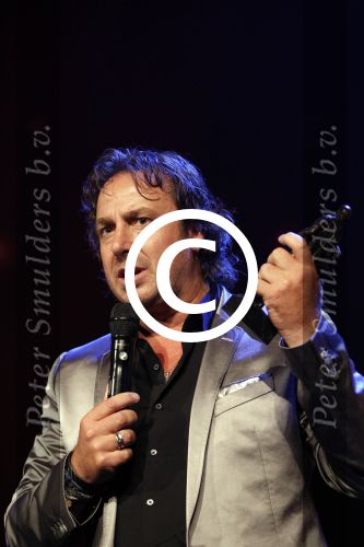 Rotterdam 2 oktober 2011
Uitreiking edisons in het world trade center in Rotterdam. Marco Borsato met edison voor zijn hele ouvre
Peter Smulders bv