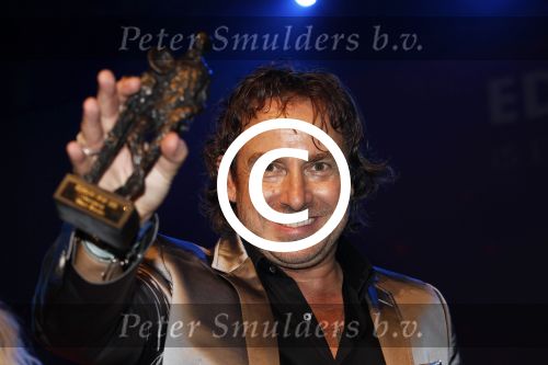 Rotterdam 2 oktober 2011
Uitreiking edisons in het world trade center in Rotterdam. Marco Borsato met edison voor zijn hele ouvre
Peter Smulders bv