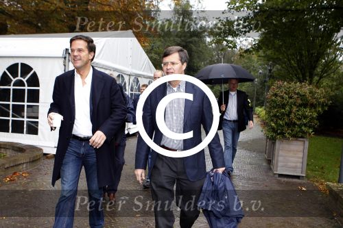 Den haag 9 oktober 2011
Rally tbv zeldzame ziekte fonds die vanaf het catshuis vertrekt. Premier Mark Rutte geeft het startsein. Marc Rutte met jan Peter Balkenende
Peter Smulders bv
