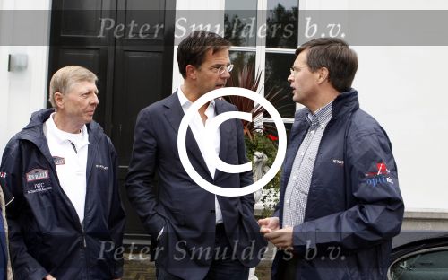 Den haag 9 oktober 2011
Rally tbv zeldzame ziekte fonds die vanaf het catshuis vertrekt. Premier Mark Rutte geeft het startsein. Marc Rutte met jan Peter Balkenende
Peter Smulders bv