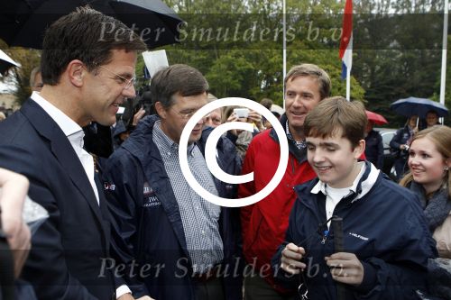 Den haag 9 oktober 2011
Rally tbv zeldzame ziekte fonds die vanaf het catshuis vertrekt. Premier Marc Rutte geeft het startsein. Mark Rutte met jan Peter Balkenende
Peter Smulders bv