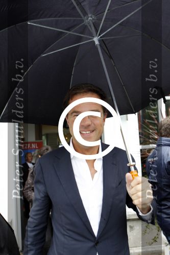Den haag 9 oktober 2011
Rally tbv zeldzame ziekte fonds die vanaf het catshuis vertrekt. Premier Mark Rutte geeft het startsein.
Peter Smulders bv