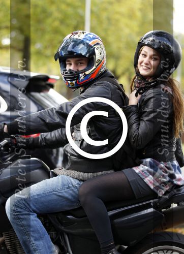 Amsterdam 26 oktober 2011
Melody Klaver bij vriend achter op de motor.
Peter Smulders bv