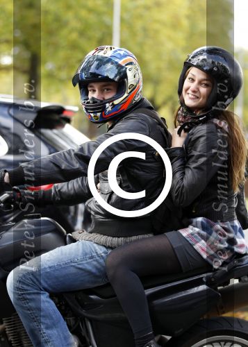 Amsterdam 26 oktober 2011
Melody Klaver bij vriend achter op de motor.
Peter Smulders bv