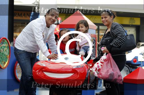 Amsterdam 8 oktober 2011
Mohammed en Constanza Breukhoven met hun kinderen Sorayia en Semmy .
Peter Smulders bv