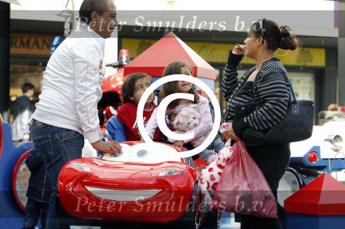 Amsterdam 8 oktober 2011
Mohammed en Constanza Breukhoven met hun kinderen Sorayia en Semmy .
Peter Smulders bv