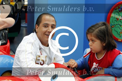Amsterdam 8 oktober 2011
Mohammed en Constanza Breukhoven met hun kinderen Sorayia en Semmy .
Peter Smulders bv