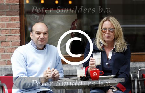 Amsterdam 30 juli 2011
Monique Collignon met man Henny op de Cornelis schuytstraat.
Peter Smulders bv