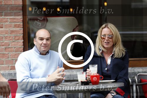 Amsterdam 30 juli 2011
Monique Collignon met man Henny op de Cornelis schuytstraat.
Peter Smulders bv
