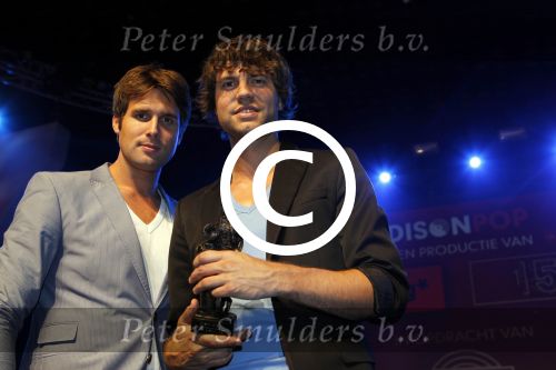 Rotterdam 2 oktober 2011
Uitreiking edisons in het world trade center in Rotterdam. Nick en Simon met edison
Peter Smulders bv
