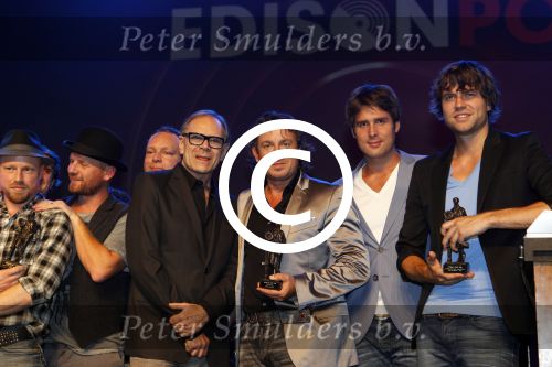 Rotterdam 2 oktober 2011
Uitreiking edisons in het world trade center in Rotterdam. prijswinnaars oa Marco Borsato Nick en Simon Daniel Lohues Rob de Nijs Racoon Krystl en Ilse de Lange
Peter Smulders bv