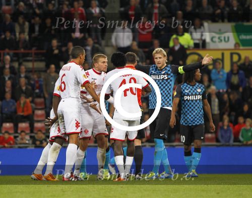Eindhoven,4 November 2011
Uefa Europa League wedstrijd PSV-Hapoel Tel-Aviv FC, eindstand 3-3
Ola Toivonen na incident eerst wel en later geen penalty
Foto Junior Smulders
