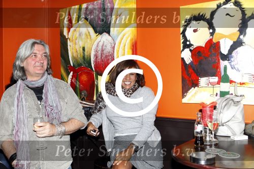 Amsterdam 20 oktober 2011
De diva s draaien door op tv wordt bekeken door Patricia Paay Patty Brard en Tatjana.
Peter Smulders bv