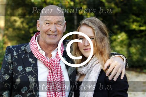 Eemnes 19 oktober 2011
Peter faber met zijn dochter bij koffietijd.
Peter Smulders bv