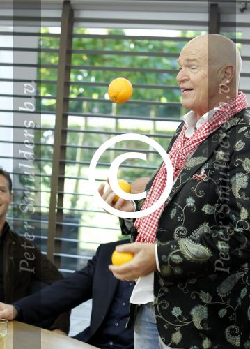 Eemnes 19 oktober 2011
Peter faber met zijn dochter bij koffietijd.
Peter Smulders bv