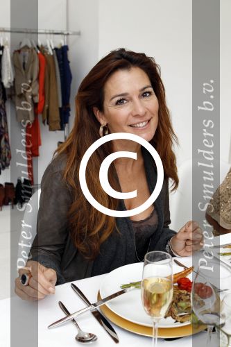 Amsterdam 9 oktober 2011
Lunch met bkende vrouwen van supertrash. Quinty Trustfull
Peter Smulders bv