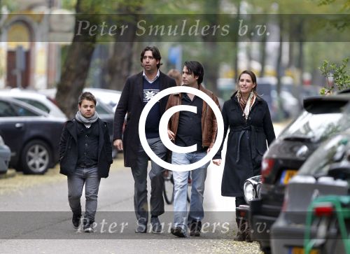 Amsterdam 29 oktober 2011
Roel v Velsen met zwangere vrouw en vrienden.
Peter Smulders bv